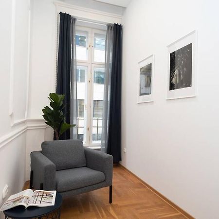 Best Located, 150 M2 5 Bedrooms Apt., Будапеща Екстериор снимка