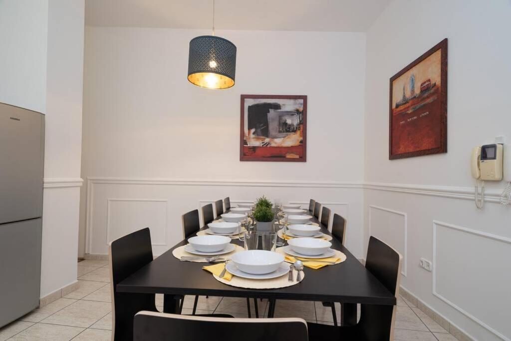 Best Located, 150 M2 5 Bedrooms Apt., Будапеща Екстериор снимка