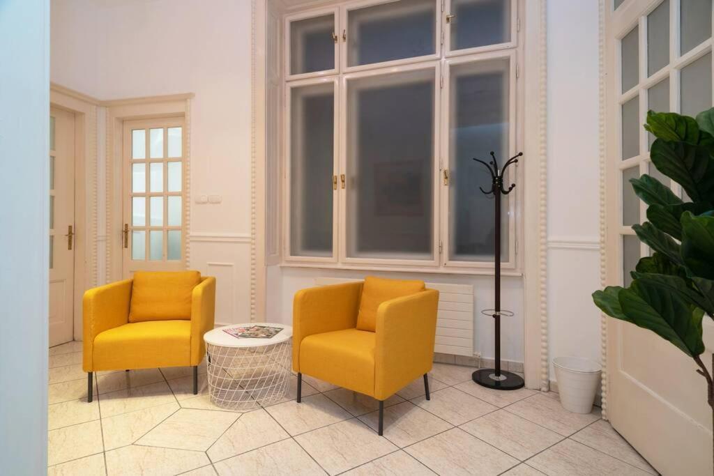 Best Located, 150 M2 5 Bedrooms Apt., Будапеща Екстериор снимка