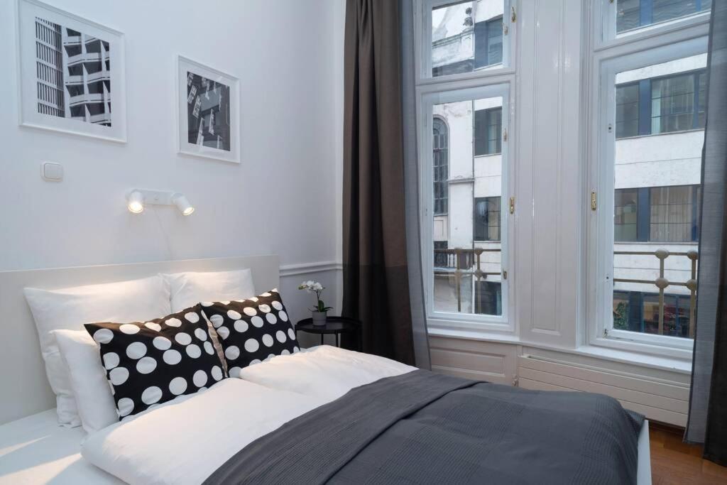 Best Located, 150 M2 5 Bedrooms Apt., Будапеща Екстериор снимка